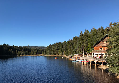 Blockhütte mit Grill